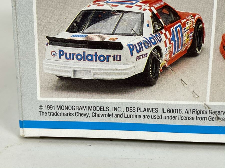 Monogram #10 Purolator Lumina Car Model Kit 1991 [Photo 5]