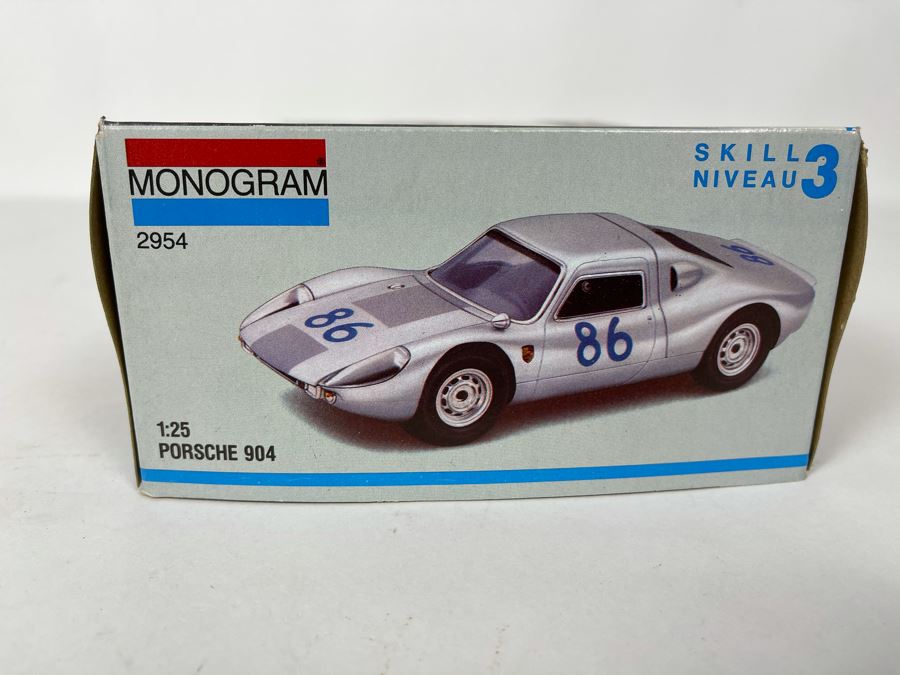 Monogram Porsche 904 Car Model Kit 1991 [Photo 6]