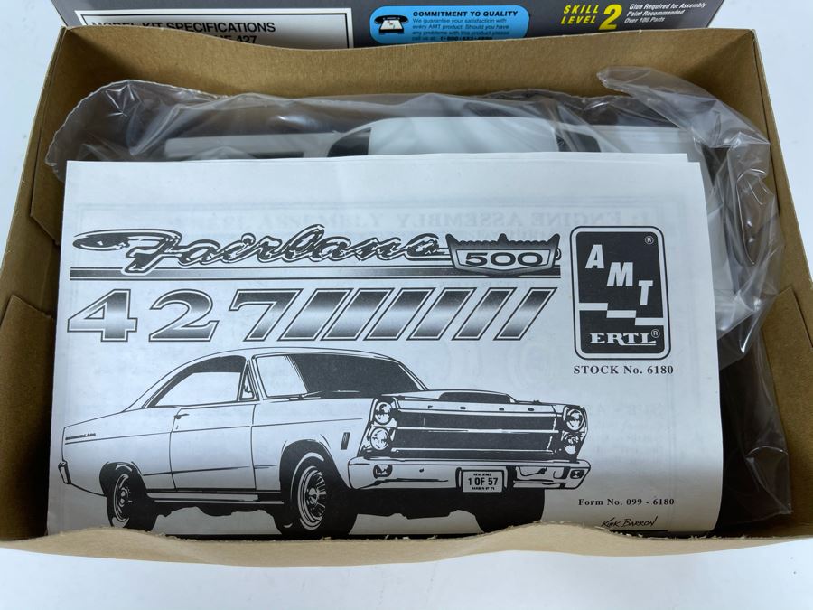 AMT Ertl 1966 Ford Fairlane 427 Car Model Kit 1993 [Photo 7]