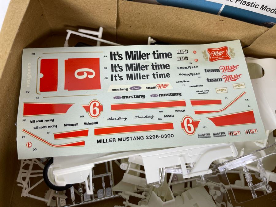 Monogram Miller Mustang IMSA Racer Car Model Kit 1982 [Photo 8]