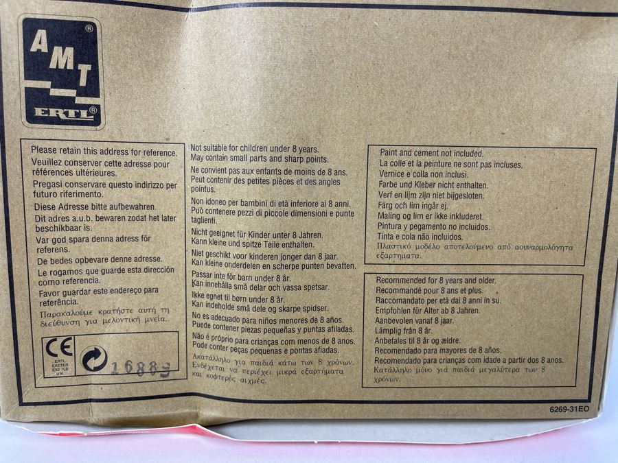 AMT Ertl 1941 Plymouth Car Model Kit 1997 [Photo 7]