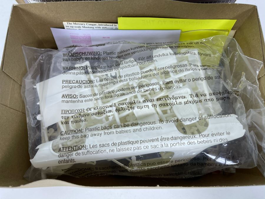 AMT Ertl 1969 Cougar Eliminator Car Model Kit 1991 [Photo 7]