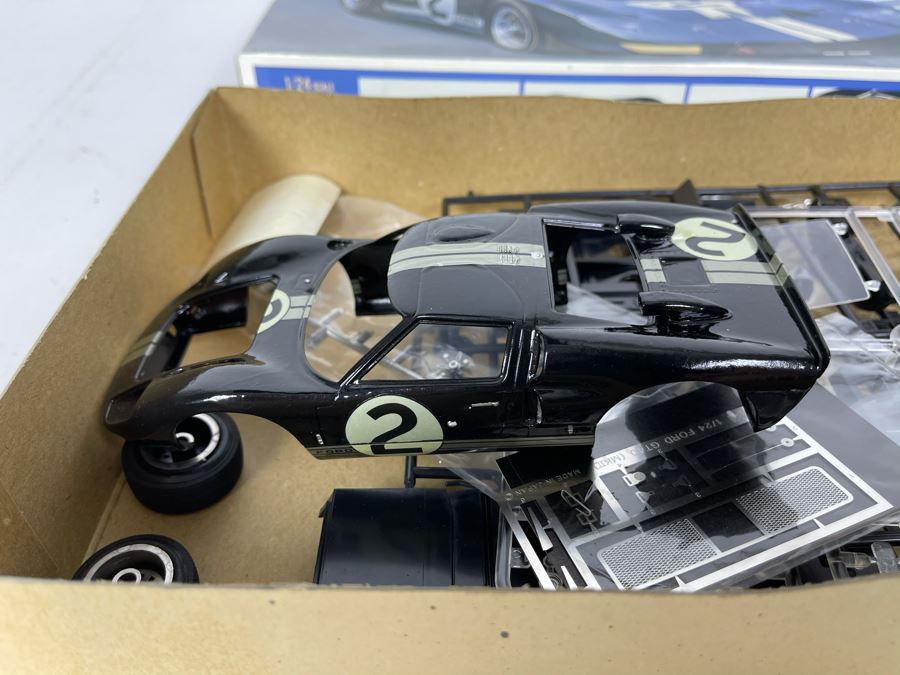 Japanese Fujimi Ford GT40 Mark II Car Model Kit 1989 - Model Partly Started [Photo 10]