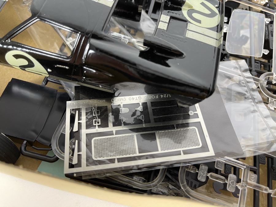Japanese Fujimi Ford GT40 Mark II Car Model Kit 1989 - Model Partly Started [Photo 11]