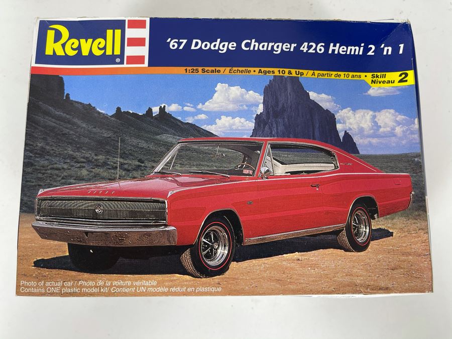 Revell 1967 Dodge Charger 426 Hemi 2 'N 1 Car Model Kit 2000 [Photo 1]