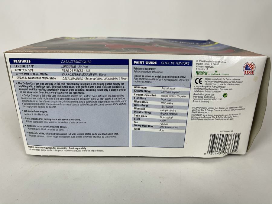 Revell 1967 Dodge Charger 426 Hemi 2 'N 1 Car Model Kit 2000 [Photo 2]