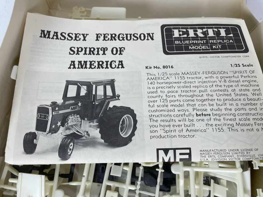 Ertl Massey Ferguson Spirit Of America Tractor Model Kit 1975 [Photo 10]