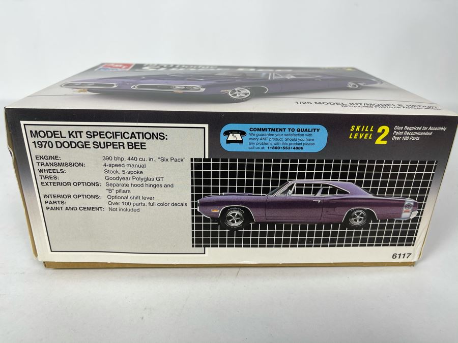 AMT Ertl 1970 Dodge Super Bee Car Model Kit 1993 [Photo 2]