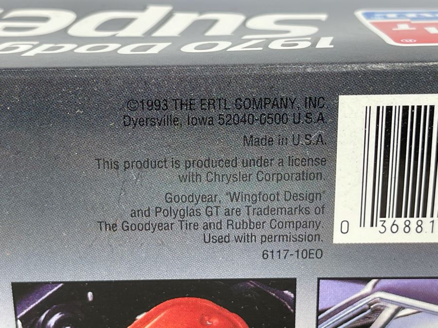 AMT Ertl 1970 Dodge Super Bee Car Model Kit 1993 [Photo 5]