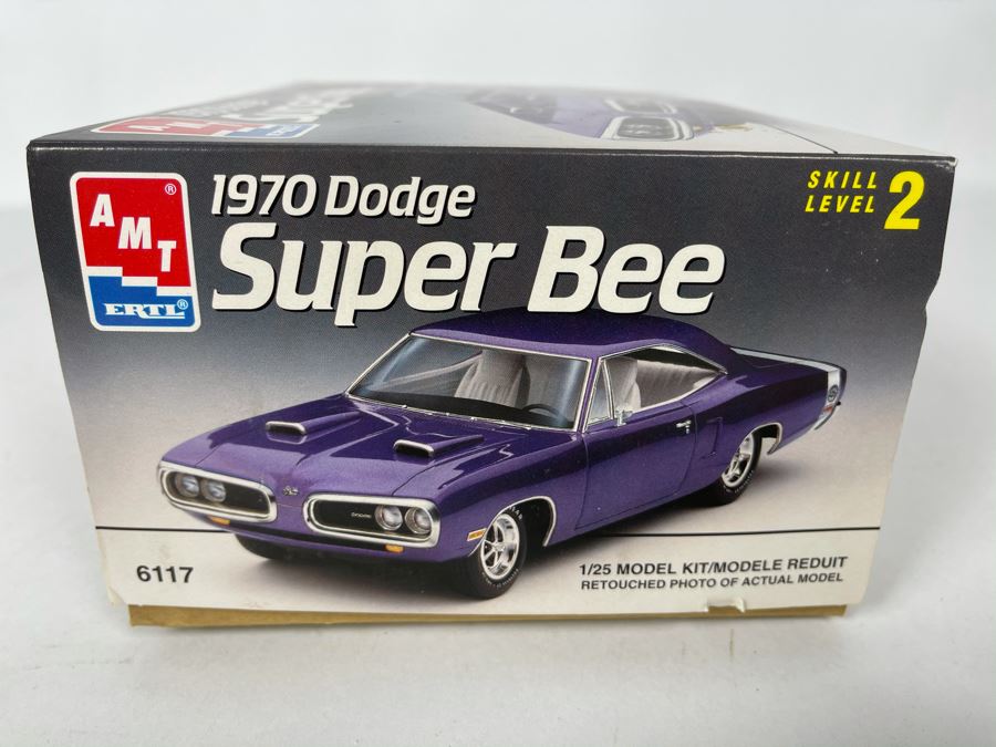 AMT Ertl 1970 Dodge Super Bee Car Model Kit 1993 [Photo 6]