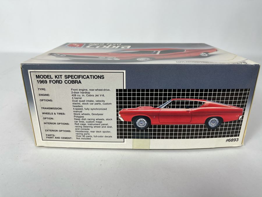 AMT Ertl 1969 Ford Cobra Car Model Kit 1990 [Photo 2]
