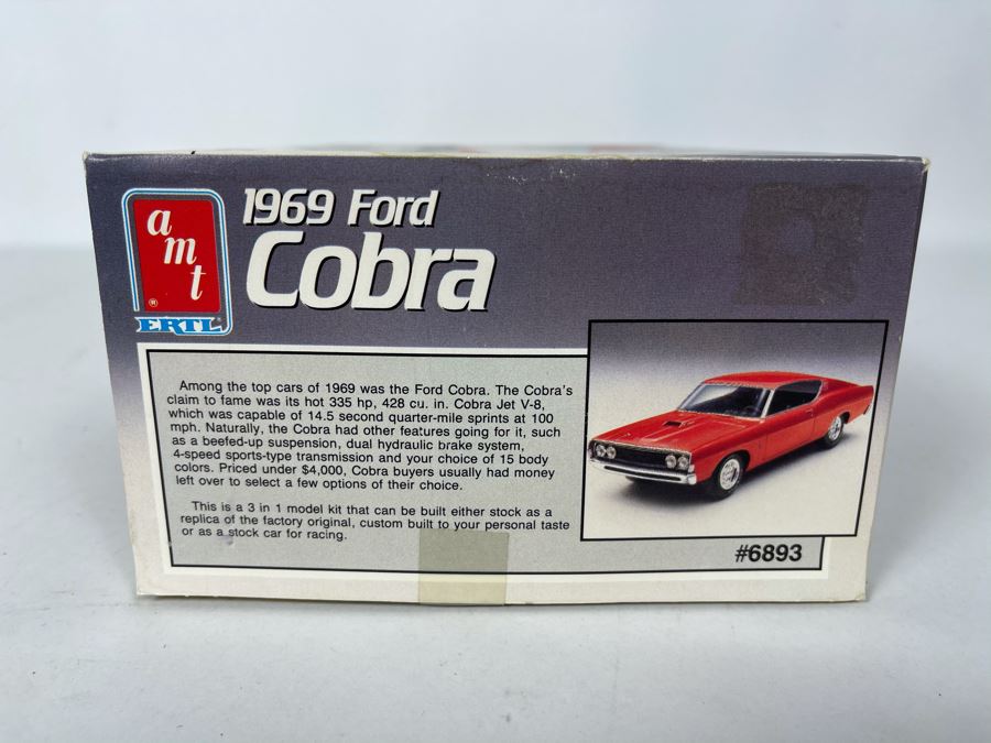 AMT Ertl 1969 Ford Cobra Car Model Kit 1990 [Photo 3]