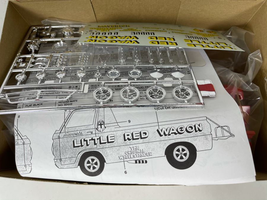 Lindberg Little Red Wagon Car Model Kit 1993 [Photo 7]