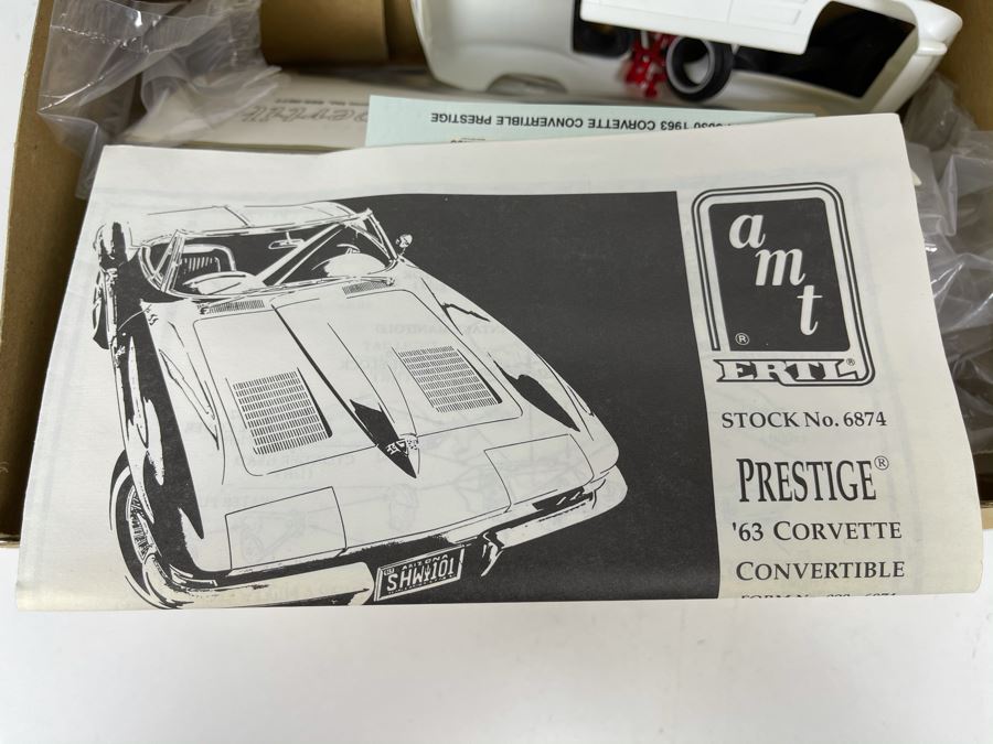AMT Ertl Prestige 1963 Chevrolet Corvette Convertible Car Model Kit 1990 [Photo 8]
