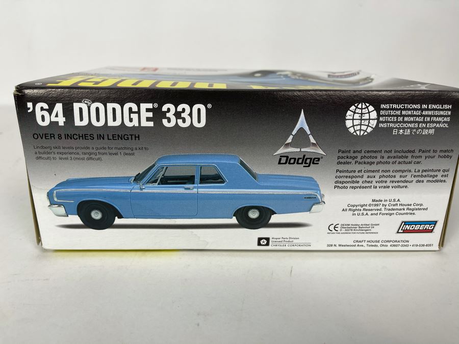 Lindberg 1964 Dodge 300 Car Model Kit 1997 [Photo 4]