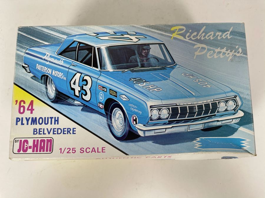 Jo-Han 1964 Richard Petty's Plymouth Belvedere Car Model Kit [Photo 1]