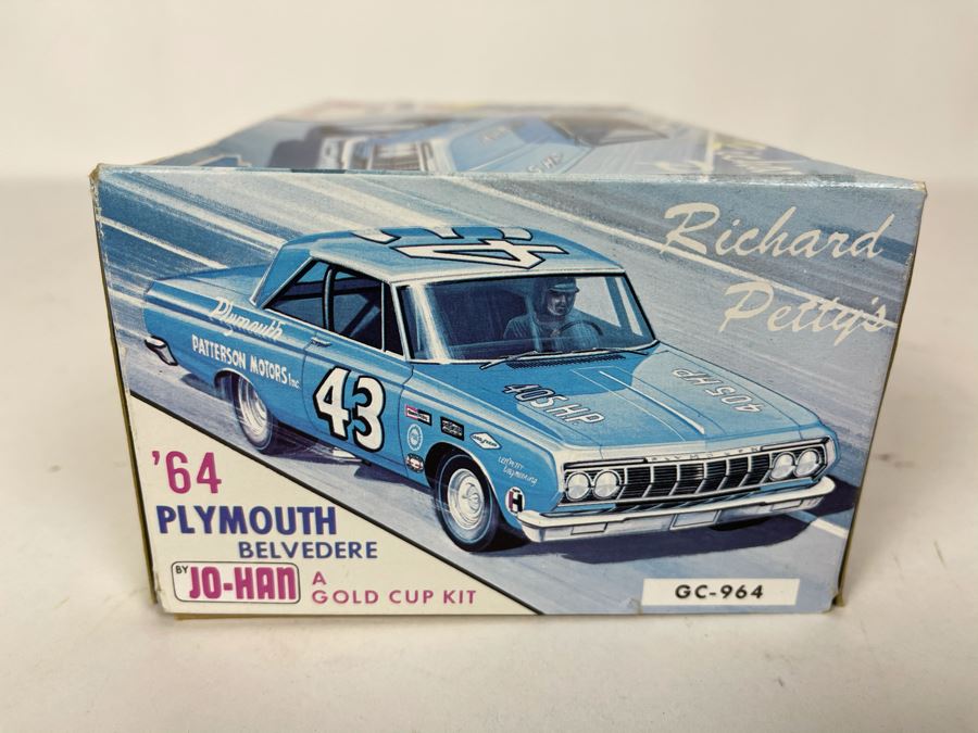 Jo-Han 1964 Richard Petty's Plymouth Belvedere Car Model Kit [Photo 3]