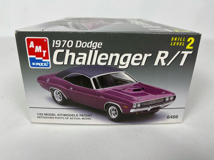 AMT ERTL 1970 Dodge Challenger R/T Model Kit 1994 [Photo 3]