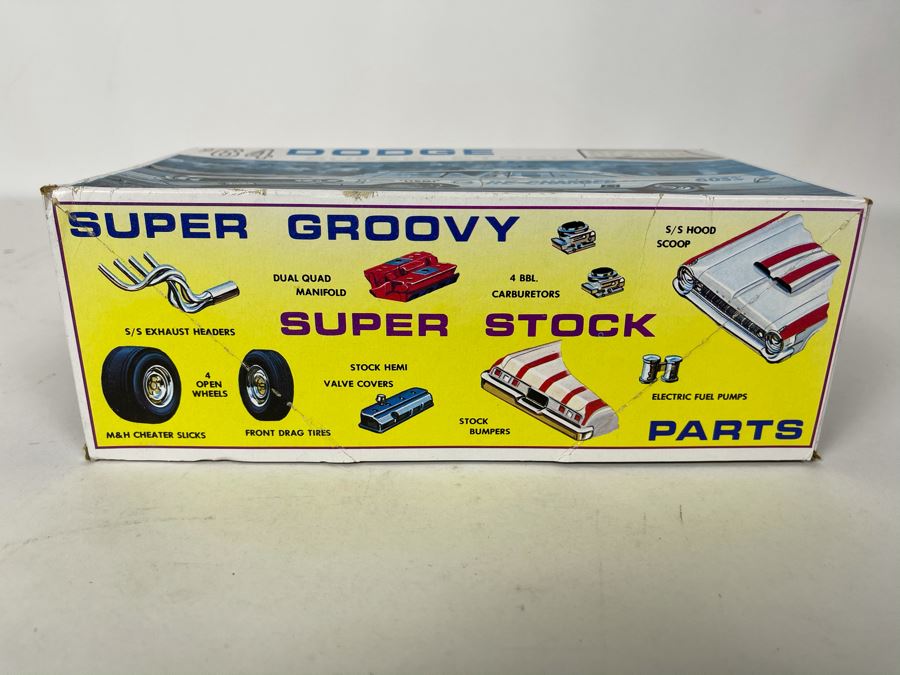 Jo-Han 1964 Dodge Super Stock Car Model Kit [Photo 2]