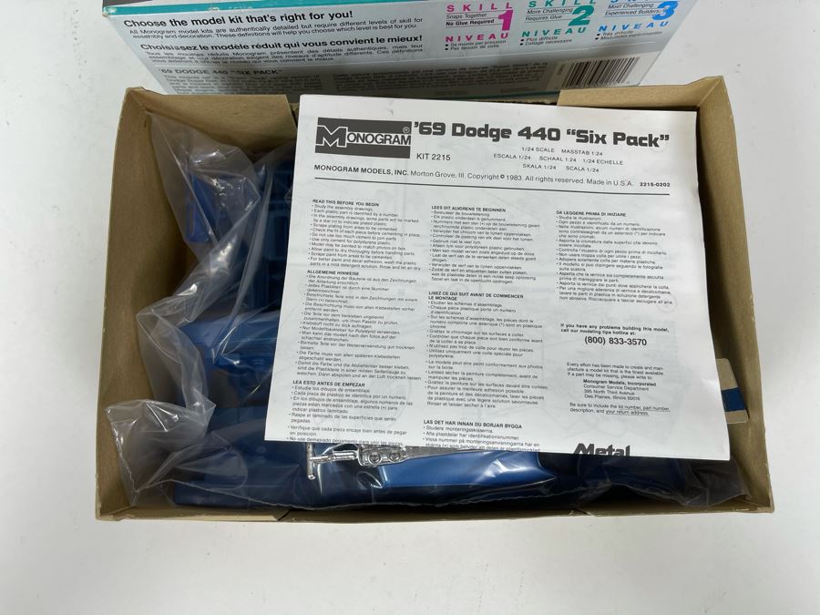 Monogram 1969 Dodge 440 'Six Pack' Car Model Kit 1991 [Photo 7]