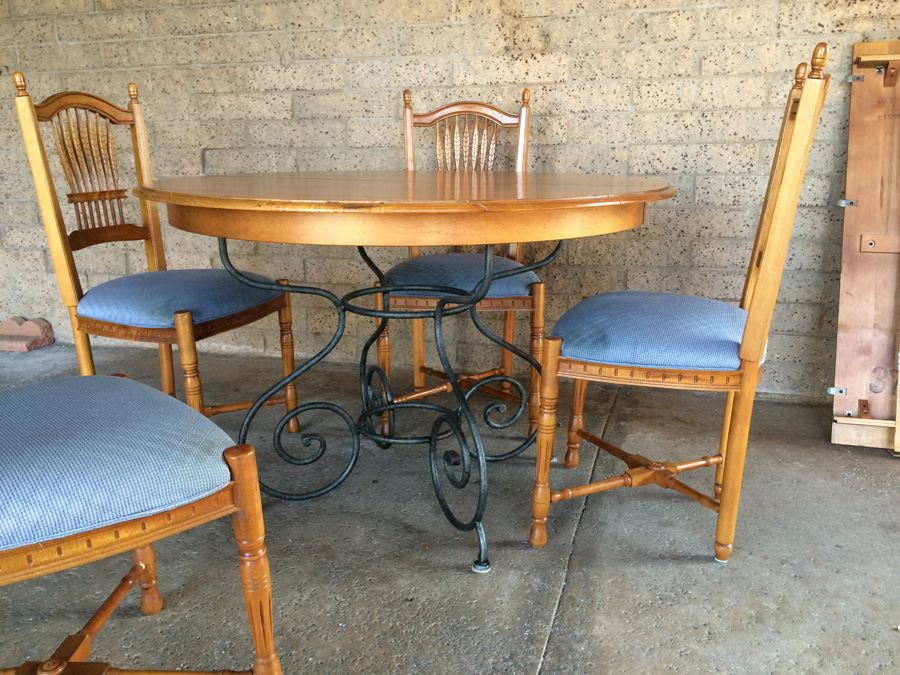 Ethan Allen Table with 4 Chairs and 2 Leaves [Photo 5]