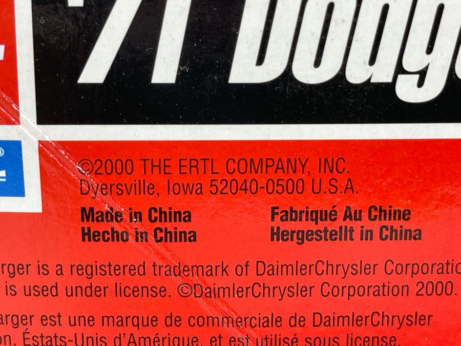 AMT Ertl 1971 Dodge Charger Car Model Kit 2000 [Photo 3]