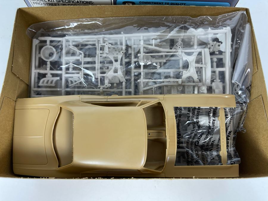 AMT Ertl Pro Street 1970 Coronet Super Bee Car Model Kit 1992 [Photo 7]