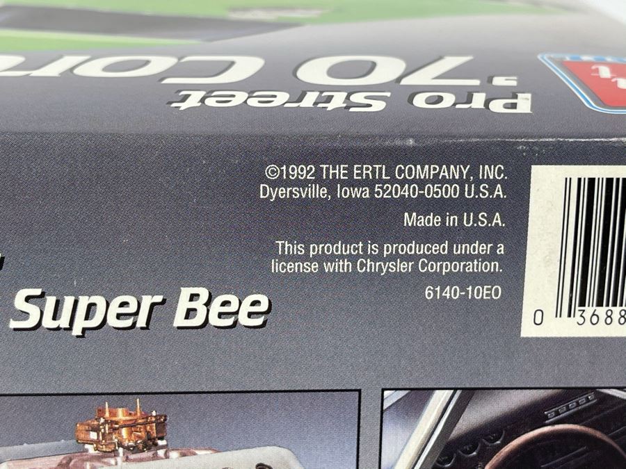 AMT Ertl Pro Street 1970 Coronet Super Bee Car Model Kit 1992 [Photo 5]