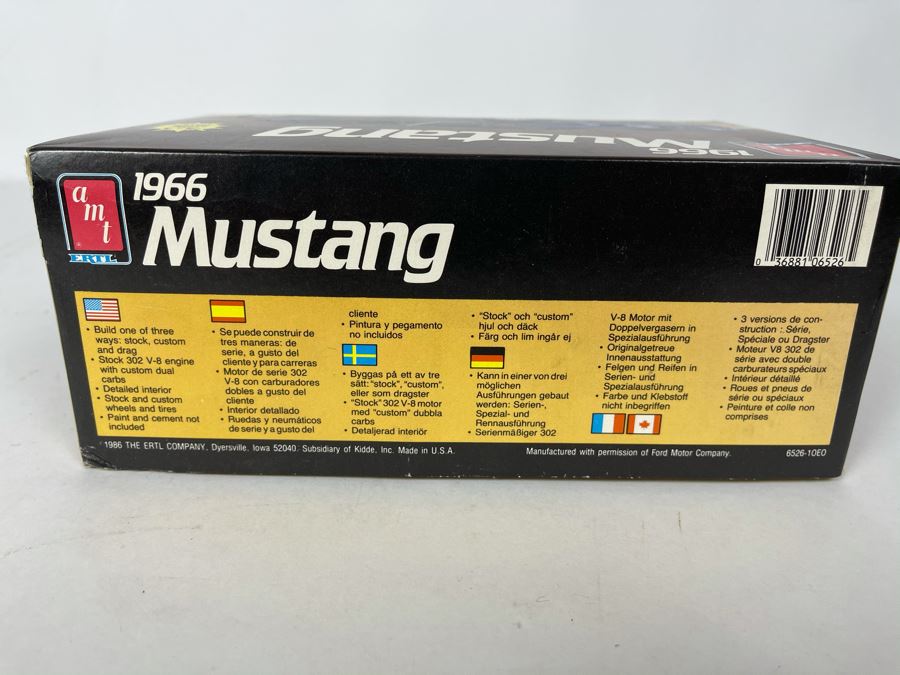 AMT Ertl 1966 Mustang Car Model Kit 1986 [Photo 4]