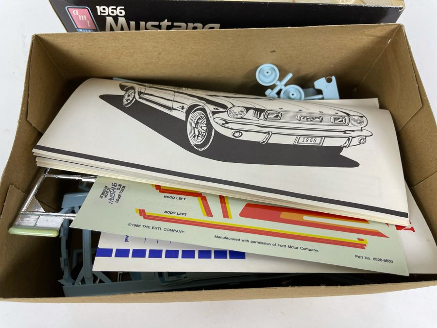 AMT Ertl 1966 Mustang Car Model Kit 1986 [Photo 7]