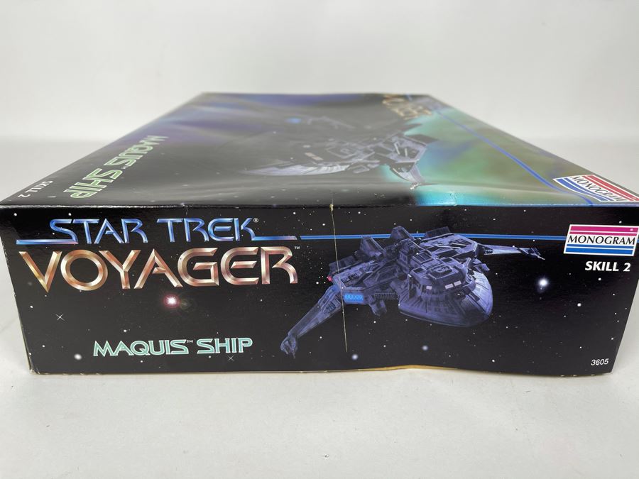 Monogram Star Trek Voyager Maquis Ship Model Kit 1995 [Photo 4]