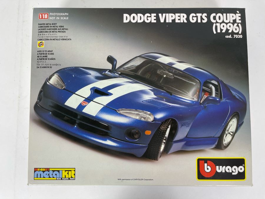 Bburago Dodge Viper GTS Coupe 1996 Car Model Die-Cast Metal Kit 1997