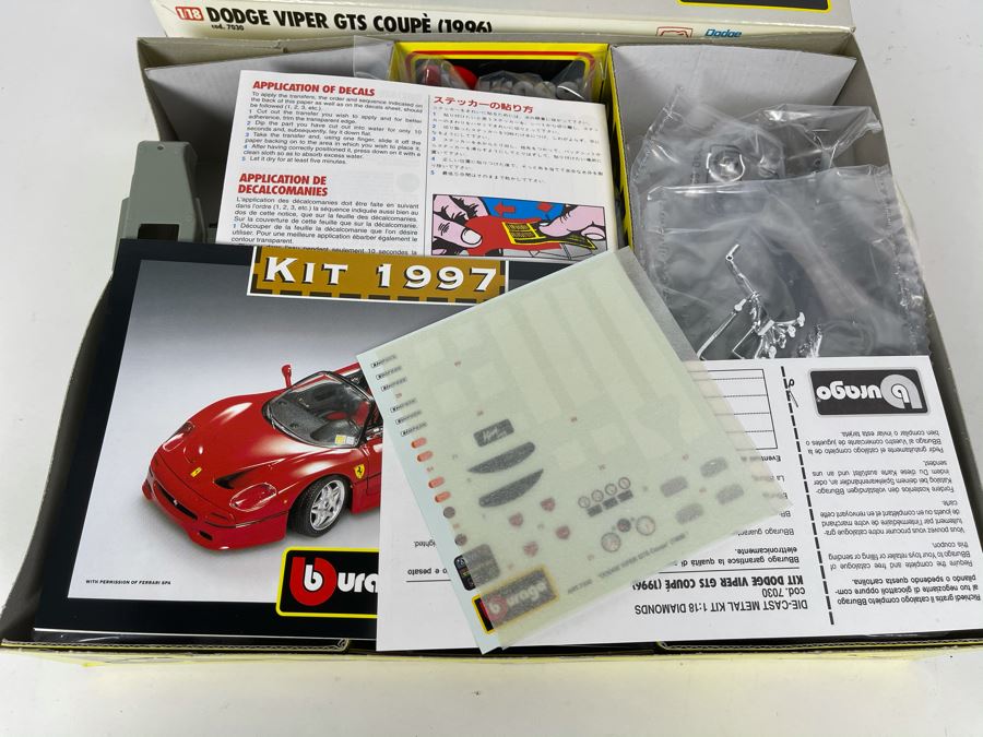 Bburago Dodge Viper GTS Coupe 1996 Car Model Die-Cast Metal Kit 1997 [Photo 7]