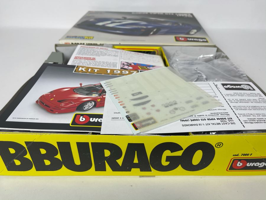 Bburago Dodge Viper GTS Coupe 1996 Car Model Die-Cast Metal Kit 1997 [Photo 6]