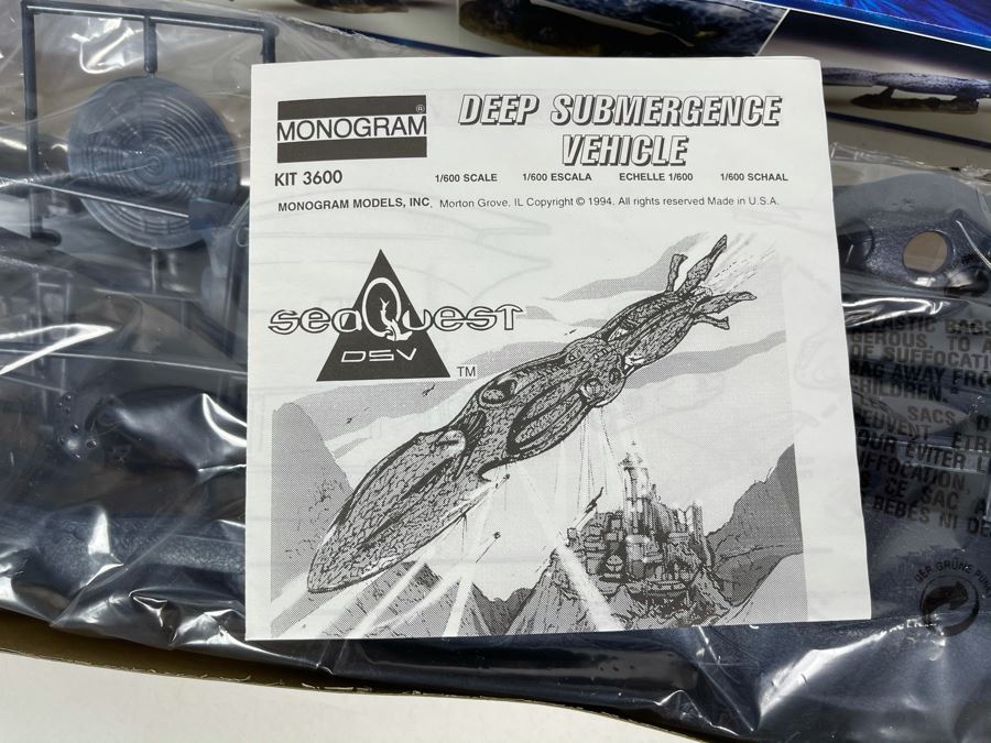Monogram SeaQuest DSV Scale Model Kit 1994 [Photo 10]