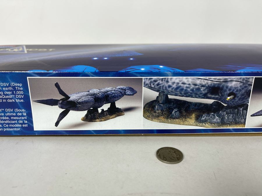 Monogram SeaQuest DSV Scale Model Kit 1994 [Photo 3]