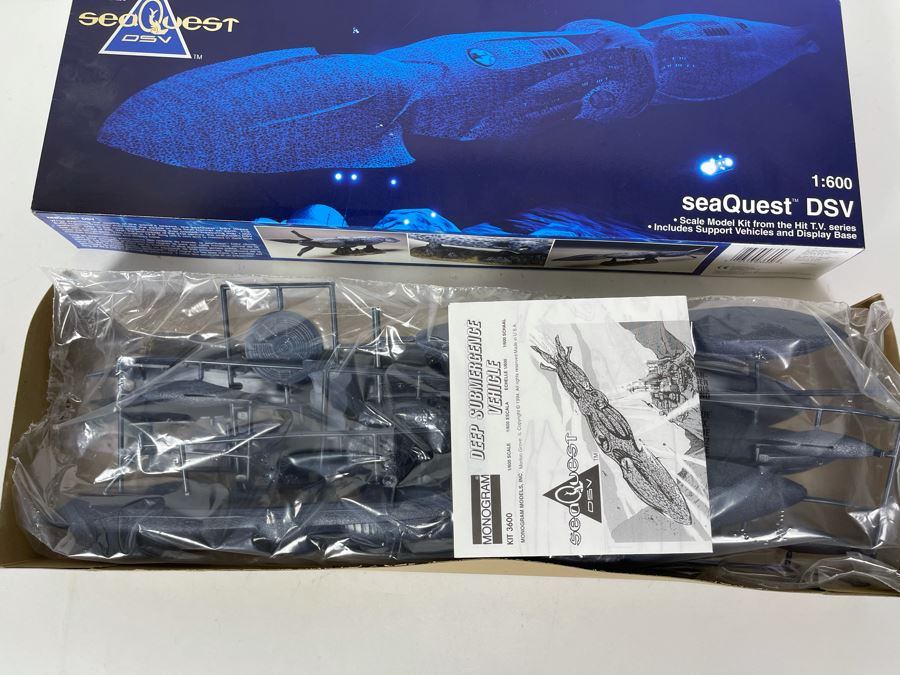Monogram SeaQuest DSV Scale Model Kit 1994 [Photo 9]