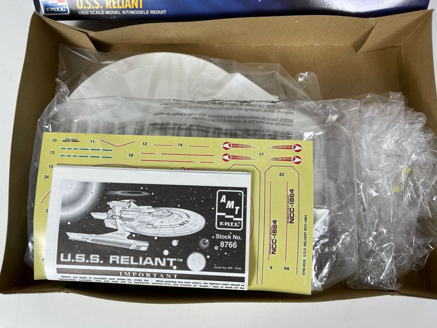 AMT Ertl Star Trek U.S.S. Reliant Scale Model Kit 1995 [Photo 7]