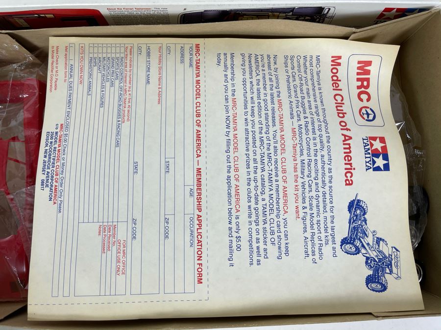 Japanese Tamiya Ferrari Testarossa Car Model Kit [Photo 8]