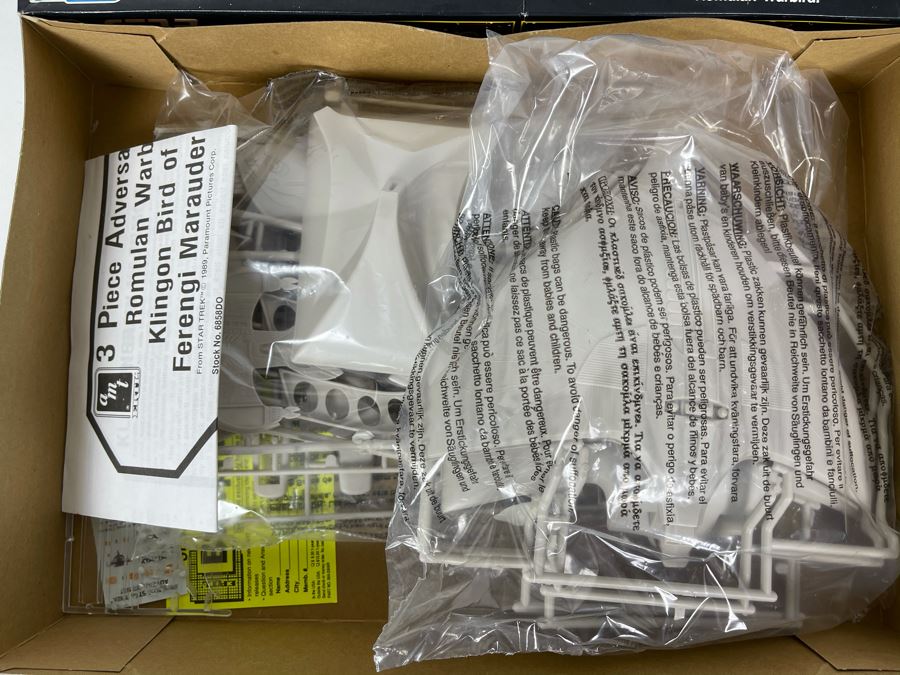 AMT Ertl Star Trek 3 Piece Adversary Set Model Kit 1989 [Photo 9]