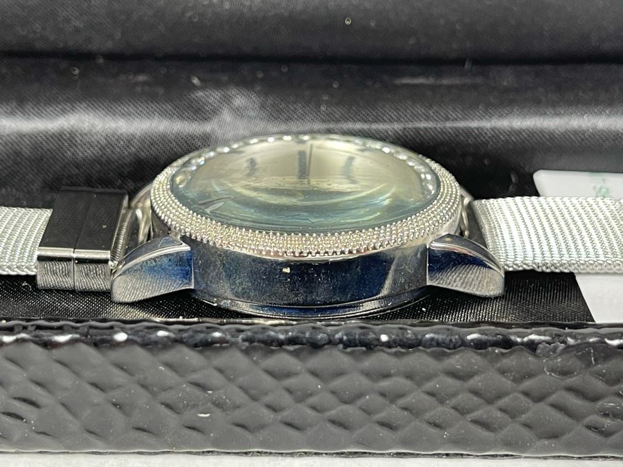 JUST ADDED - New Curations Watch [Photo 3]