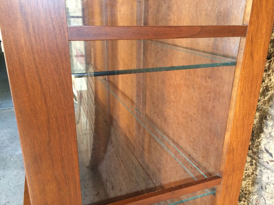 Ethan Allen Credenza with Hutch China Cabinet in Excellent Condition [Photo 14]