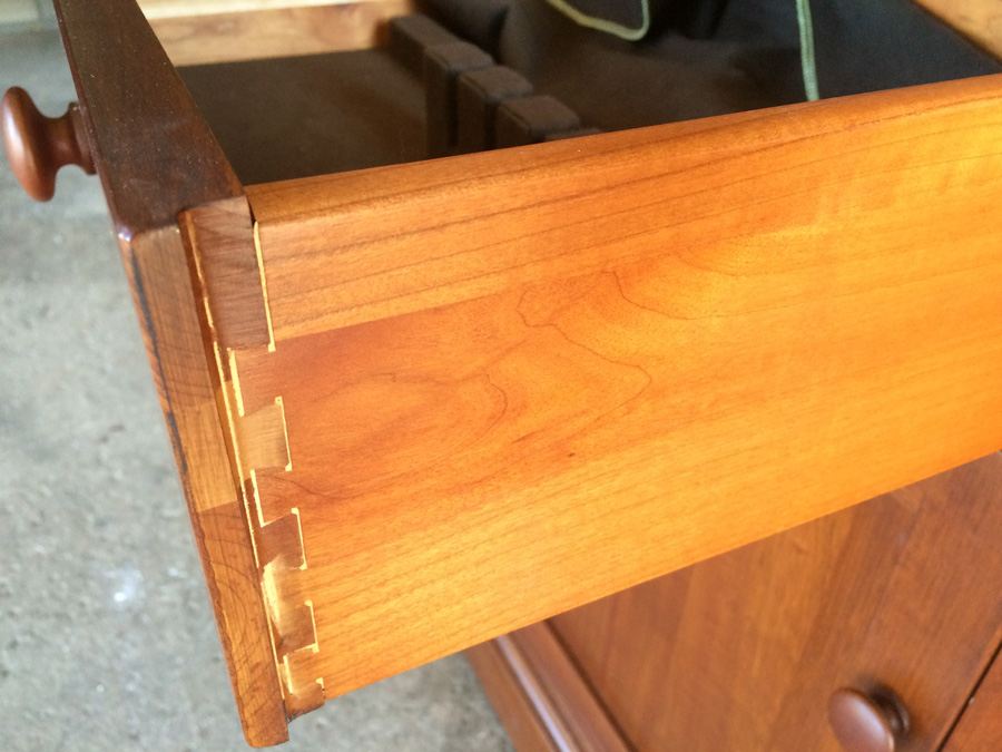 Ethan Allen Credenza with Hutch China Cabinet in Excellent Condition [Photo 10]