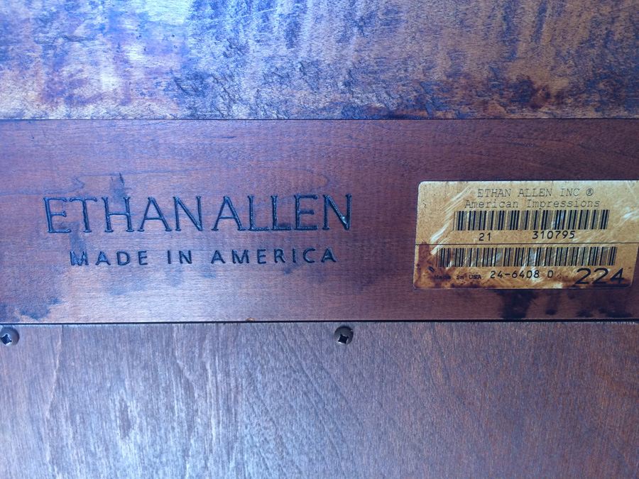 Ethan Allen Credenza with Hutch China Cabinet in Excellent Condition [Photo 16]