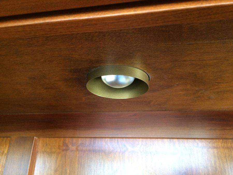 Ethan Allen Credenza with Hutch China Cabinet in Excellent Condition [Photo 12]