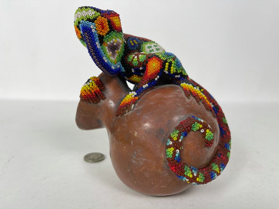 JUST ADDED - Signed Handmade Mexican Native Folk Art Huichol Bead Beaded Lizard On Pottery Signed Fam Mamo Mono P.V Jah Mex 4.5W X 5H [Photo 9]