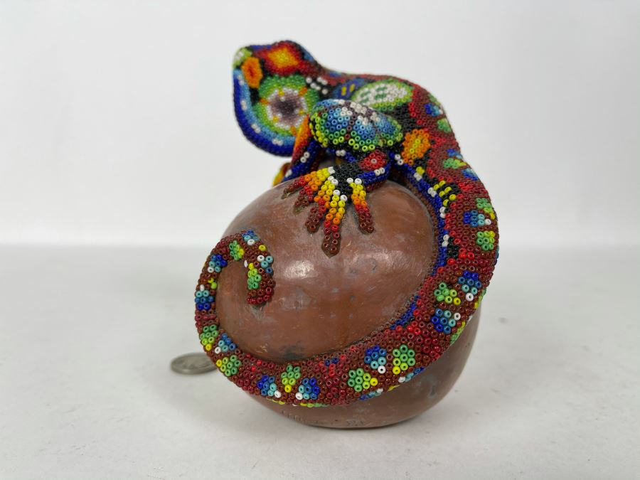 JUST ADDED - Signed Handmade Mexican Native Folk Art Huichol Bead Beaded Lizard On Pottery Signed Fam Mamo Mono P.V Jah Mex 4.5W X 5H [Photo 7]