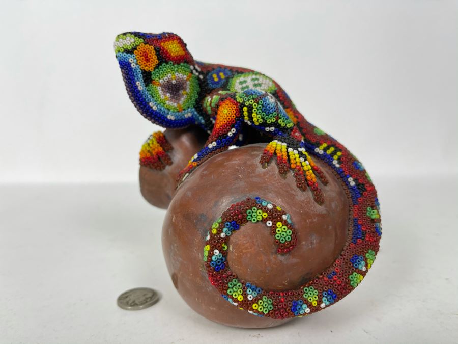 JUST ADDED - Signed Handmade Mexican Native Folk Art Huichol Bead Beaded Lizard On Pottery Signed Fam Mamo Mono P.V Jah Mex 4.5W X 5H [Photo 3]