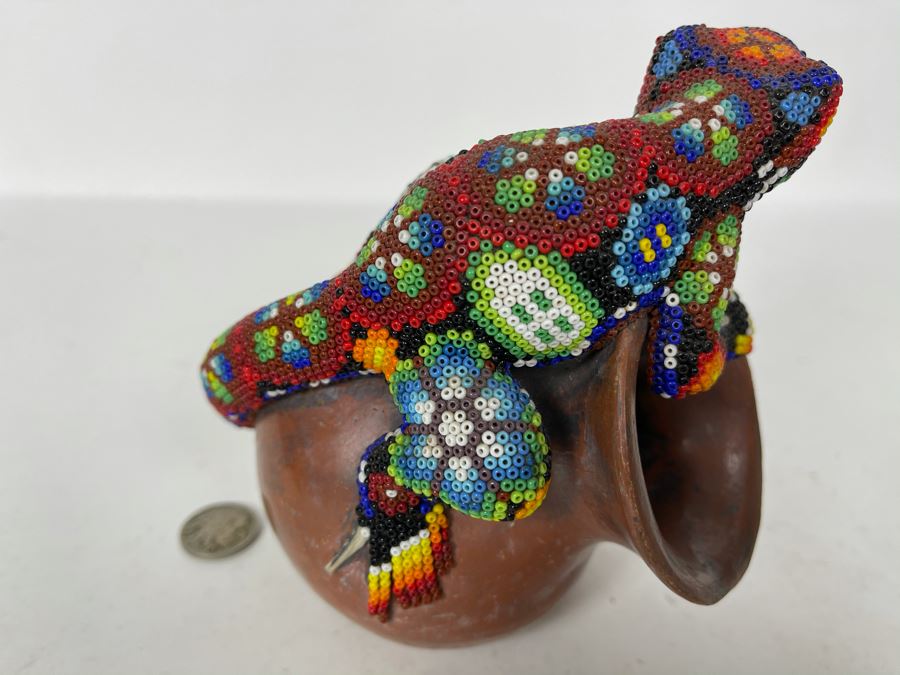 JUST ADDED - Signed Handmade Mexican Native Folk Art Huichol Bead Beaded Lizard On Pottery Signed Fam Mamo Mono P.V Jah Mex 4.5W X 5H [Photo 2]