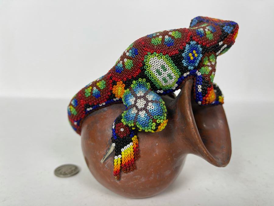 JUST ADDED - Signed Handmade Mexican Native Folk Art Huichol Bead Beaded Lizard On Pottery Signed Fam Mamo Mono P.V Jah Mex 4.5W X 5H [Photo 6]